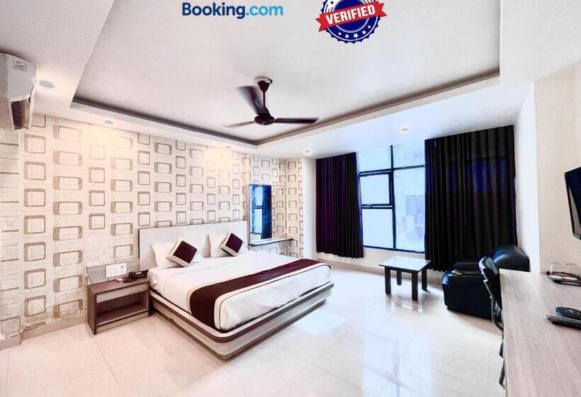 غرفة ديلوكس, A One Palace ! Puri   ᴺᵒ ᵉᵈⁱᵗᵉᵈ ᵖʰᵒᵗᵒ ʷᵉ ᵃʳᵉ ᵍᵉⁿᵘⁱⁿᵉ ʷᵉ ˢʰᵃʳᵉ ʳᵒᵒᵐ ᵛⁱᵈᵉᵒ