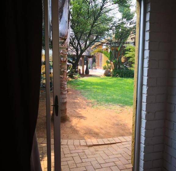 标准间, 3 Brothers B&b