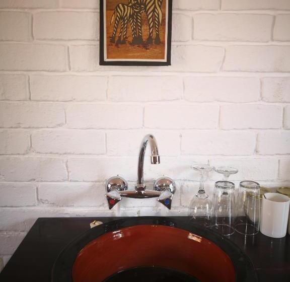 标准间, 3 Brothers B&b