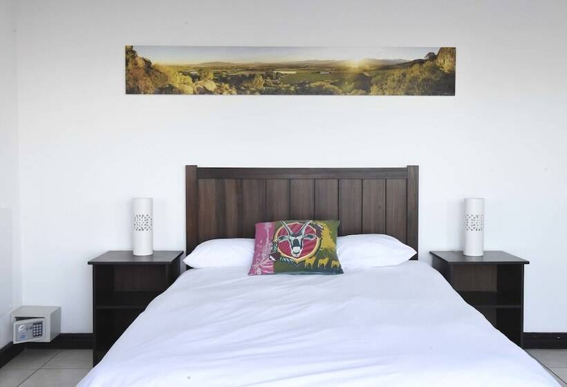 غرفة قياسية, Stoked Backpackers