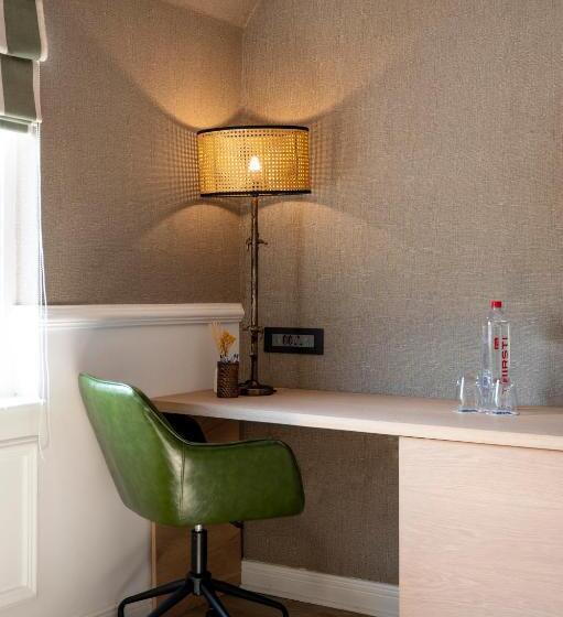 מיטת קינג בסוויטה, Anew Hotel Hilton Pietermaritzburg