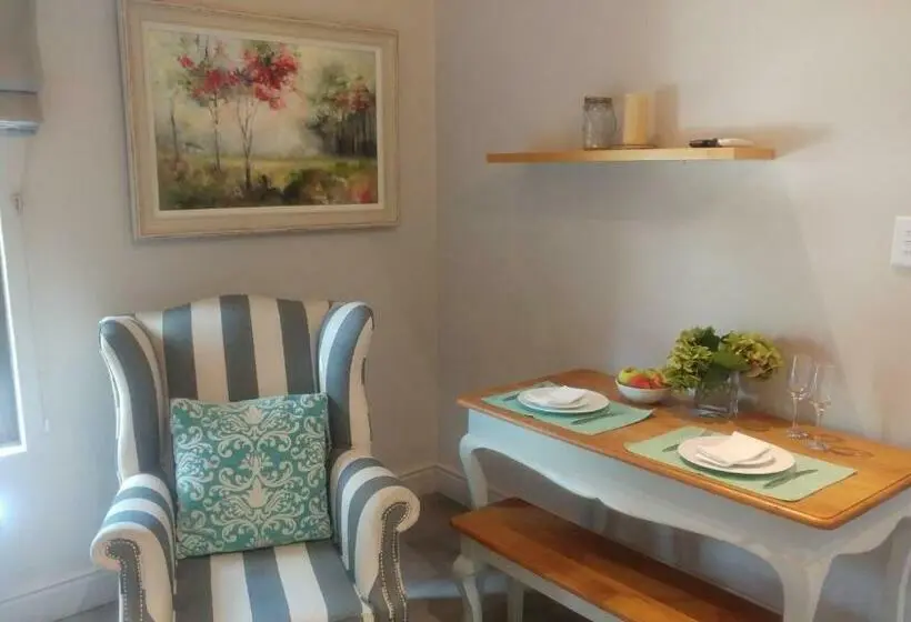سوییت, Aan De Vliet Guest House