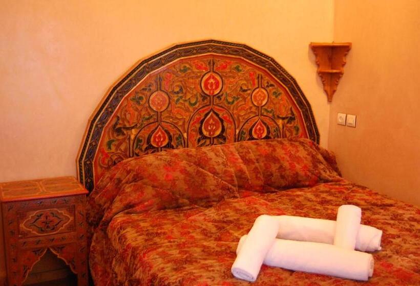 سوییت, Riad Benchekroun