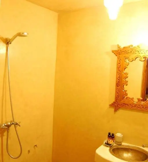 اتاق استاندارد چهار تخته, Riad Benchekroun