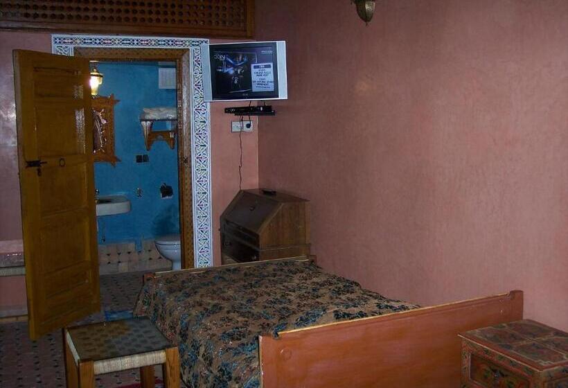 اتاق استاندارد سه نفره, Riad Benchekroun