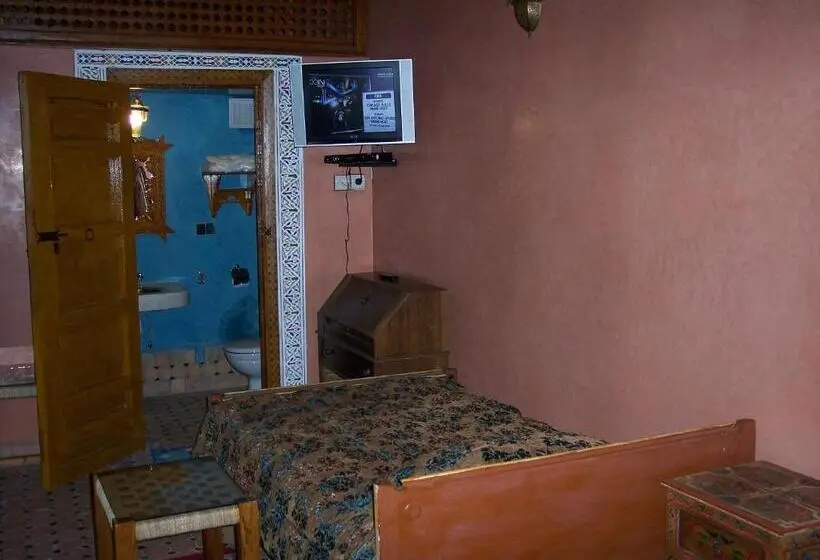 اتاق استاندارد سه نفره, Riad Benchekroun