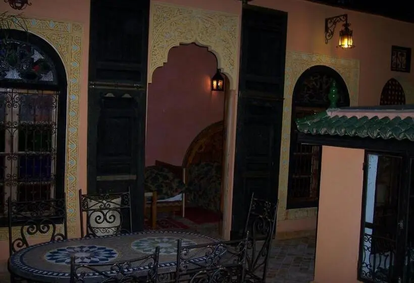 اتاق استاندارد سه نفره, Riad Benchekroun