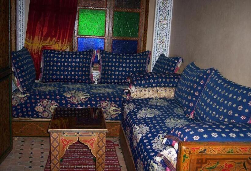 سوییت, Riad Benchekroun