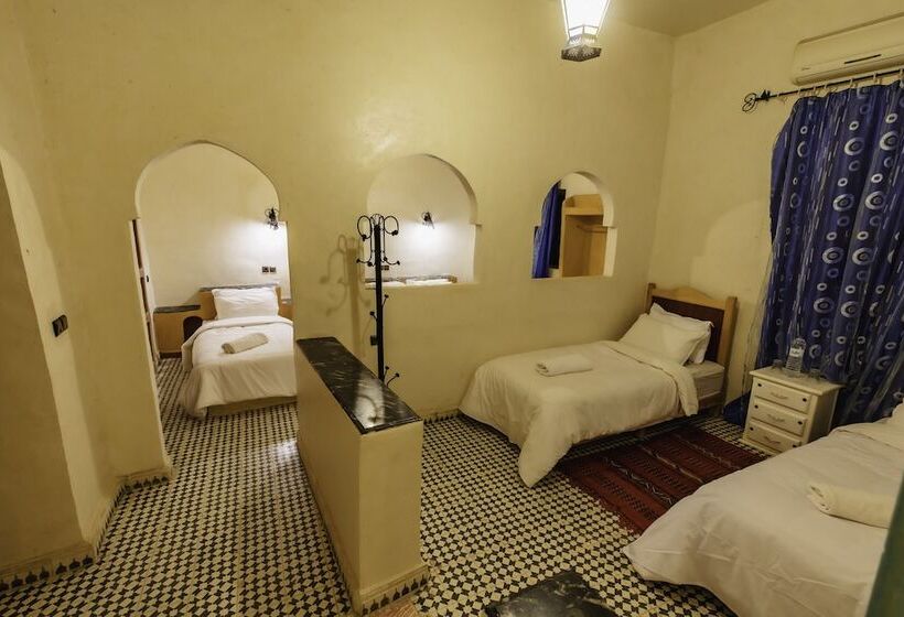 חדר משפחתי, Riad Mamouche