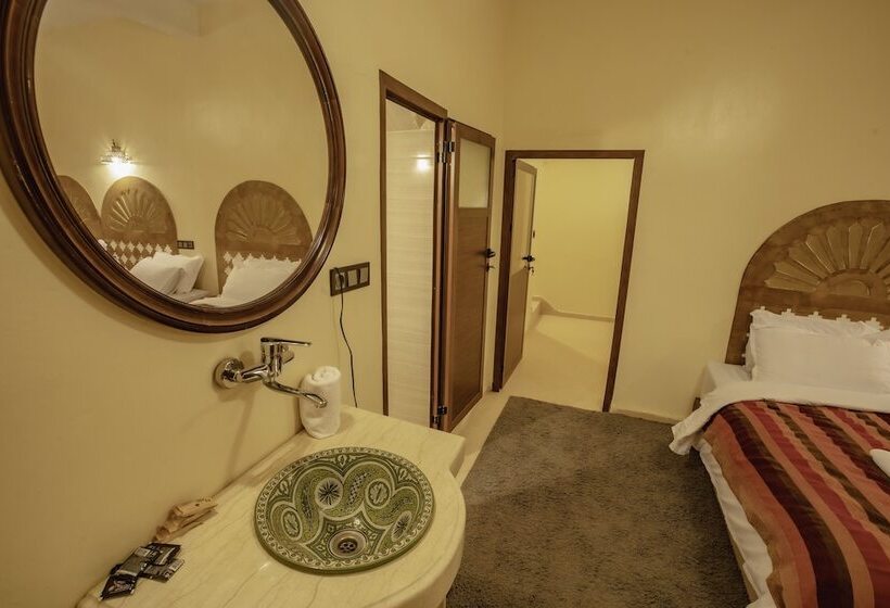 חדר משפחתי, Riad Mamouche