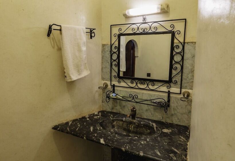 חדר משפחתי, Riad Mamouche