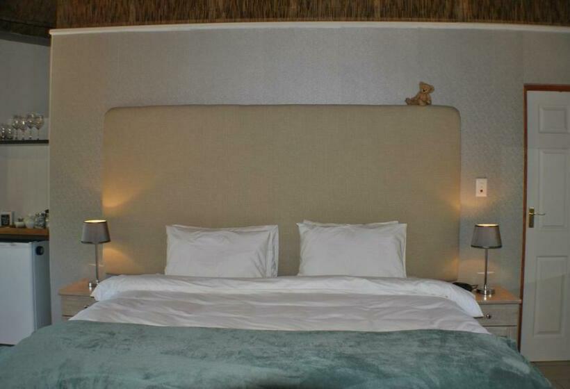 Deluxe Room Mountain View, Roundhouse Guesthouse