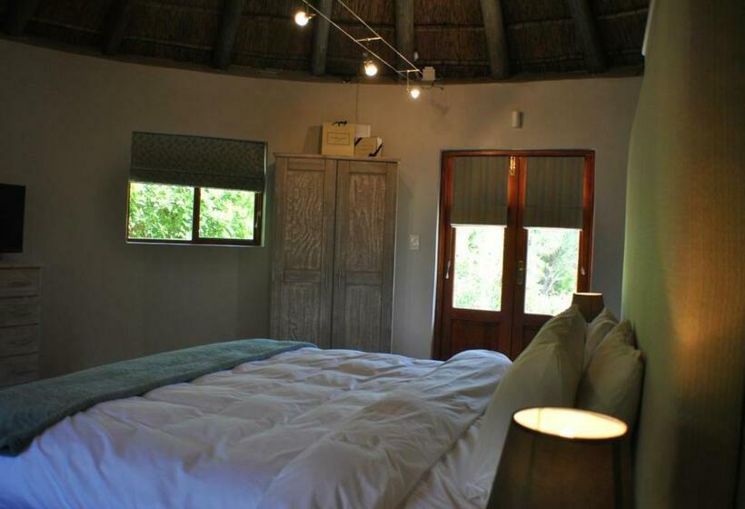 Deluxe Room Mountain View, Roundhouse Guesthouse