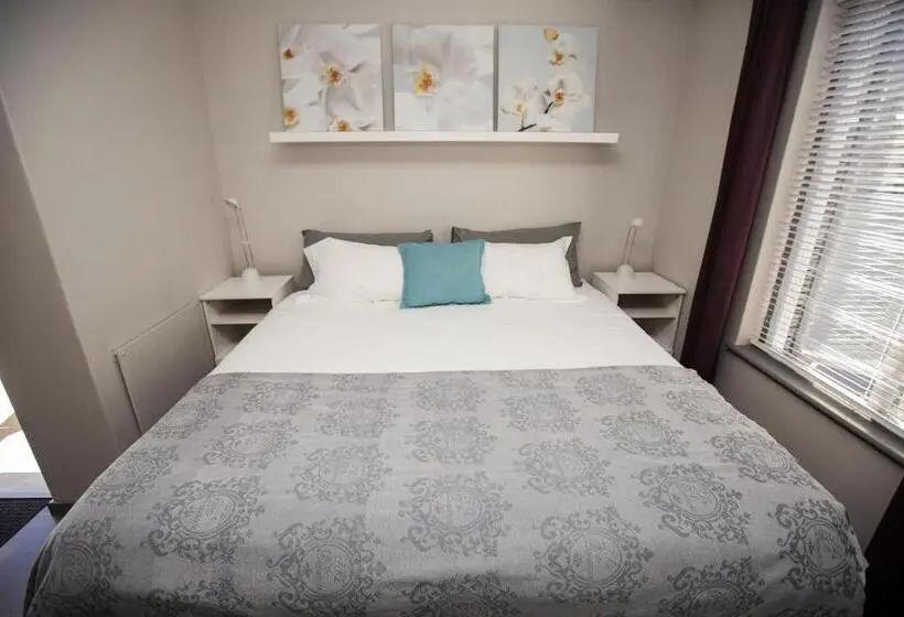 デラックススタジオ, Chapman S Peak Bed And Breakfast