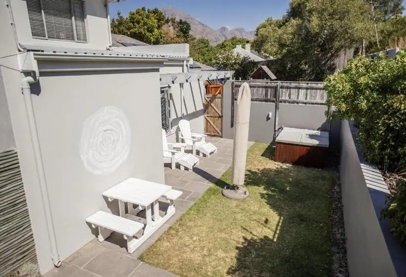 デラックススタジオ, Chapman S Peak Bed And Breakfast