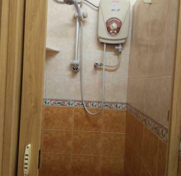 Quarto Triplo Deluxe, Asrc