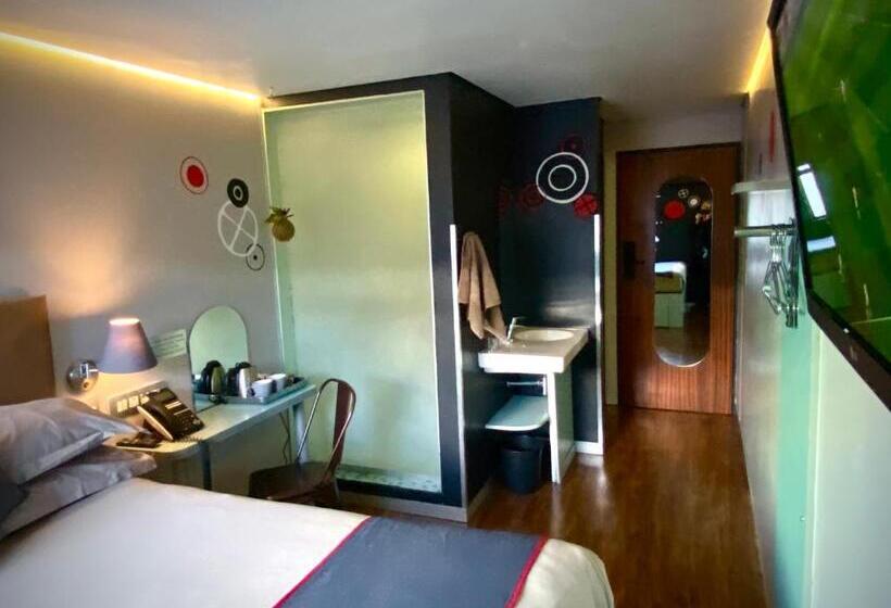 חדר סטנדרט, Bannister