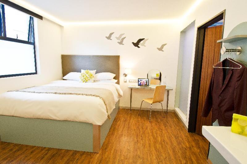 חדר סטנדרט, Bannister