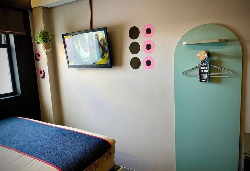 חדר סטנדרט עם מיטת קינג, Bannister