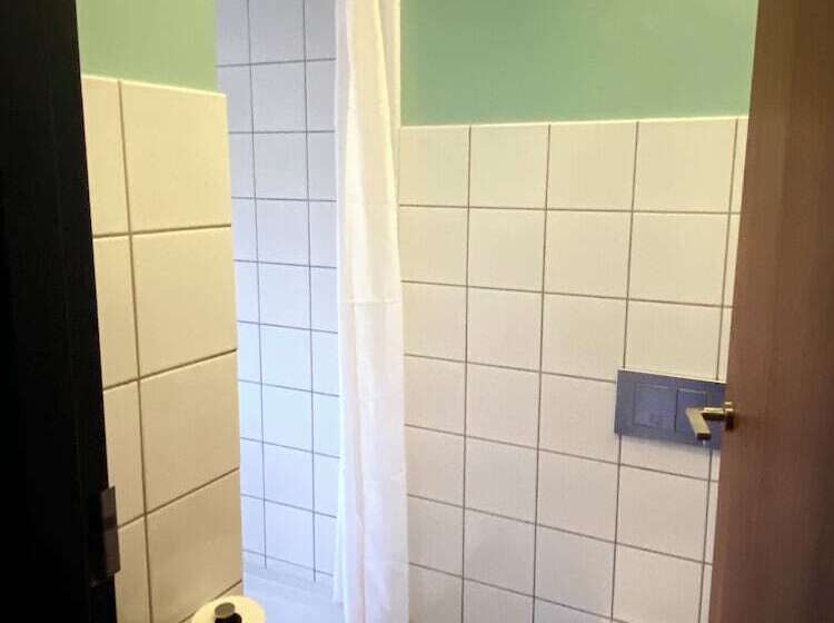 חדר סטנדרט, Bannister