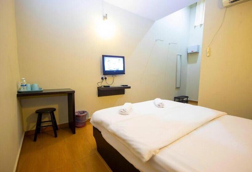 Pokój Standard, Jq Suria