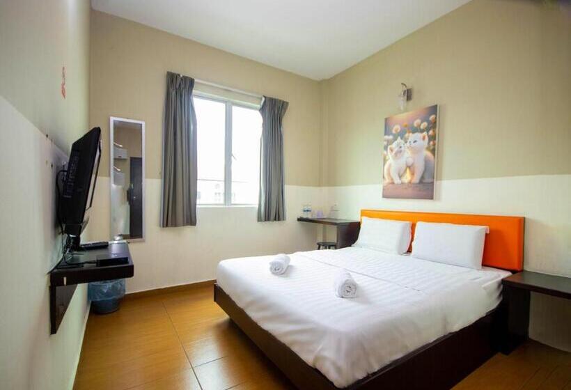 Pokój Deluxe, Jq Suria