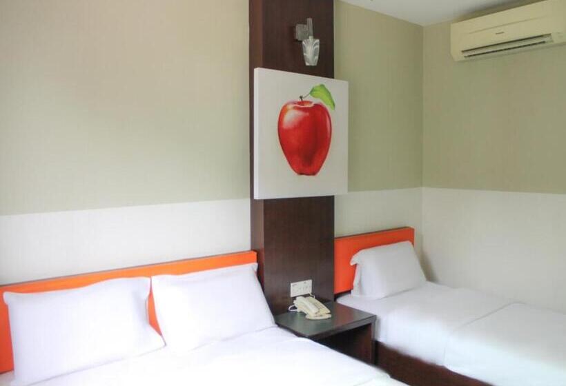 Pokój Superior Trzyosobowy, Jq Suria