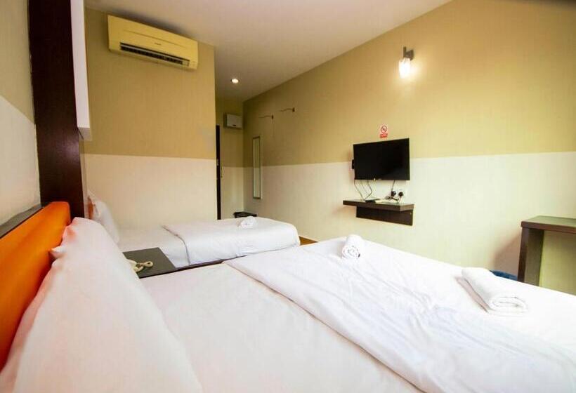 Pokój Superior Trzyosobowy, Jq Suria