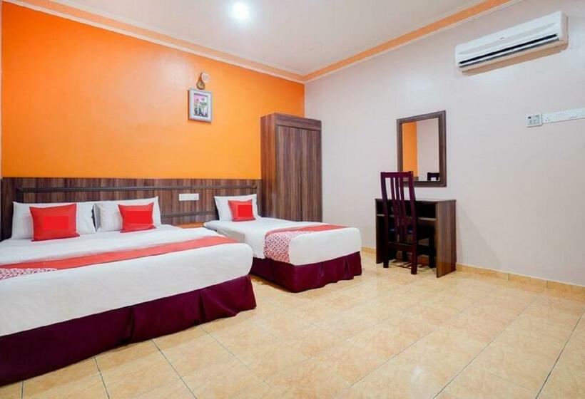 חדר סופריור לשלושה, Hill Times Inn