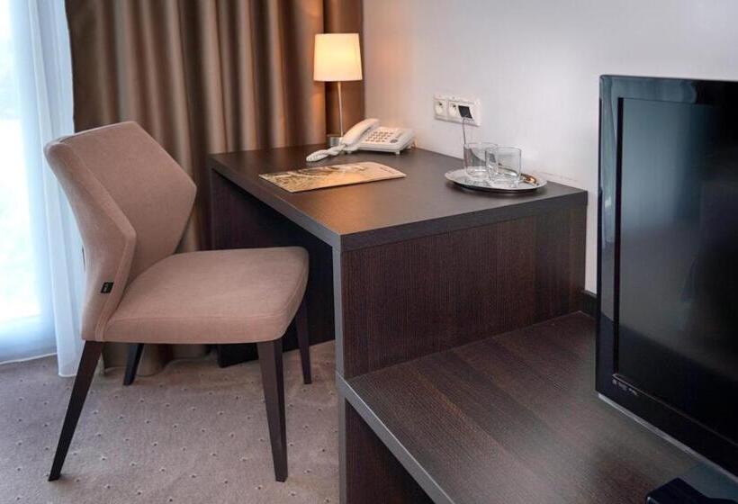 豪华房间, Mousson