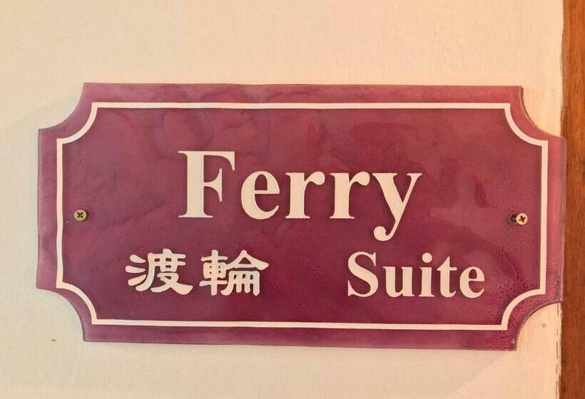 חדר לארבעה סטנדרטי עם מרפסת, Rangoon Residence