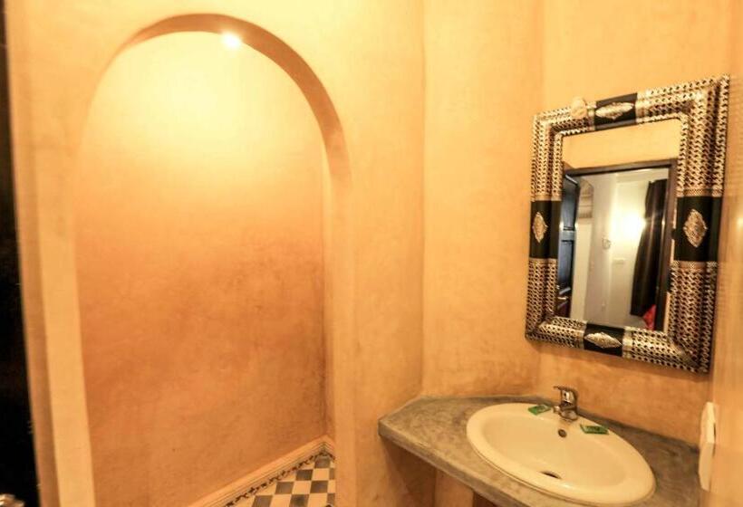 اتاق استاندارد یک نفره, Riad Nakhla