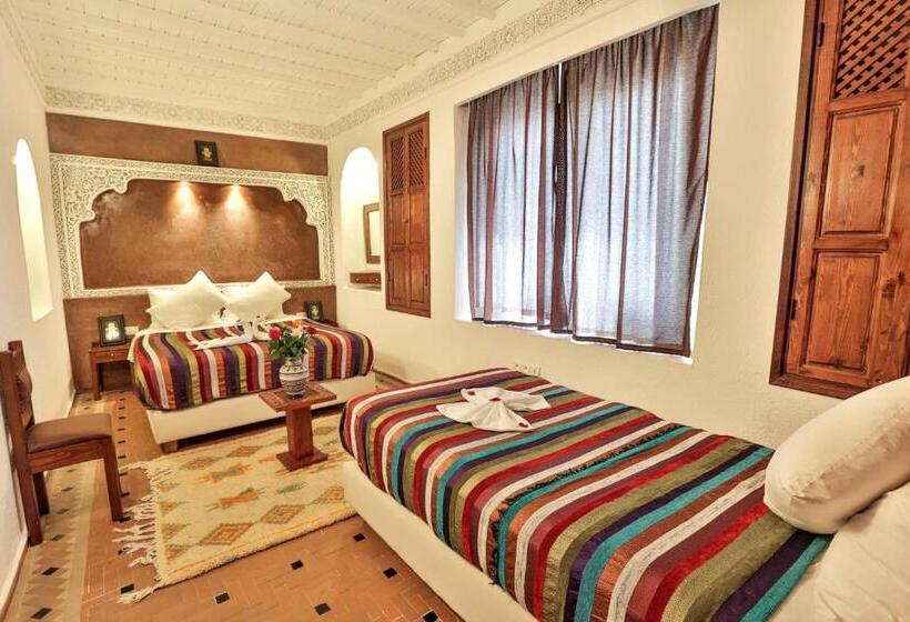 اتاق استاندارد سه نفره, Riad Nakhla