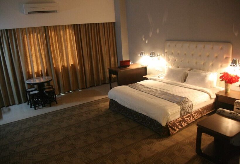 اتاق لوکس, Ritz Garden Hotel Manjung