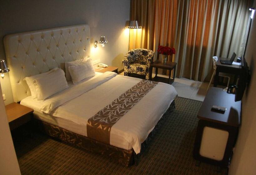 디럭스 룸, Ritz Garden Hotel Manjung