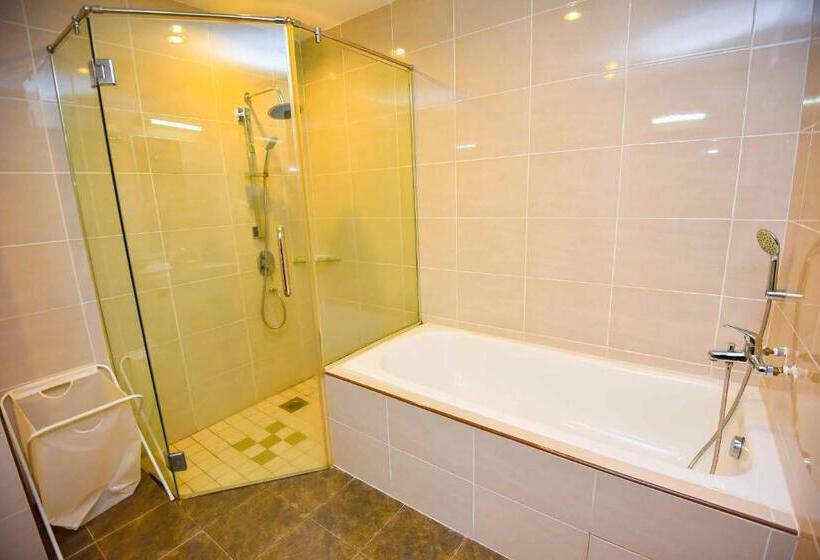 이그제큐티브 스위트, Ritz Garden Hotel Manjung