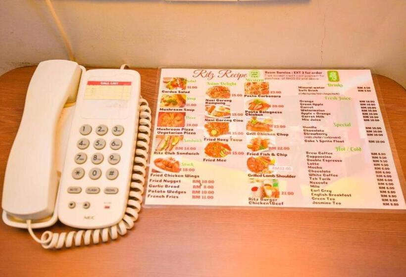 스탠다드 룸 킹사이즈 침대, Ritz Garden Hotel Manjung