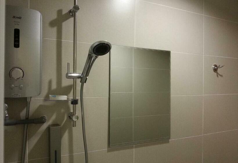 Camera Deluxe, Strawberry Fields