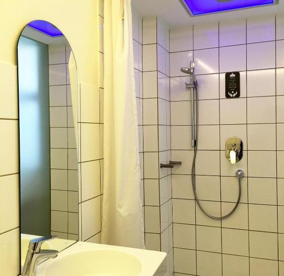 סוויטה, Bannister