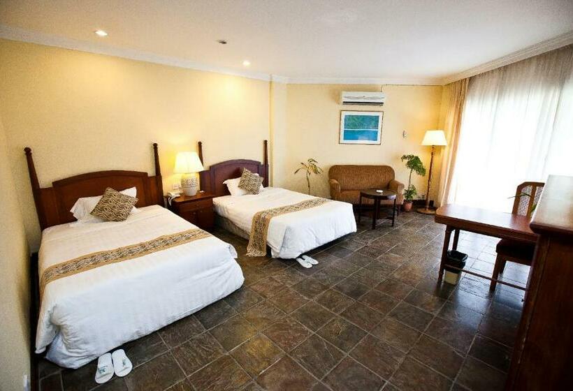 Номер Deluxe Вид на Сад, Palm Beach Resort & Spa