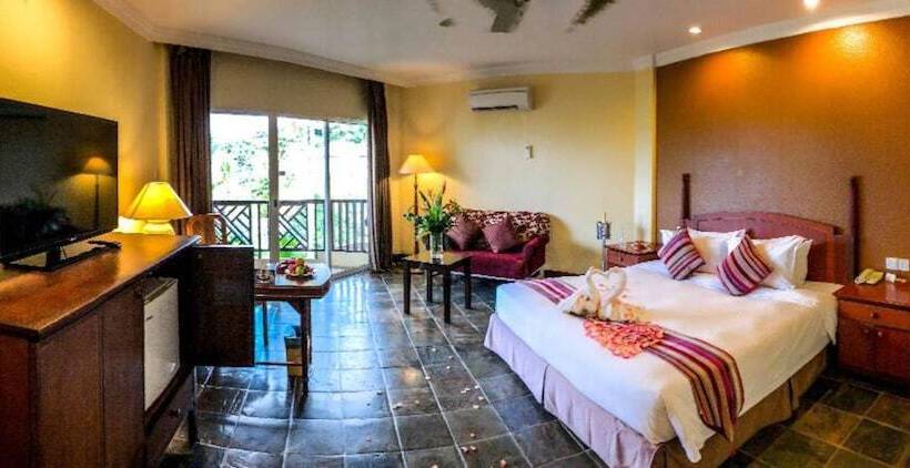 Номер Deluxe Вид на Сад, Palm Beach Resort & Spa