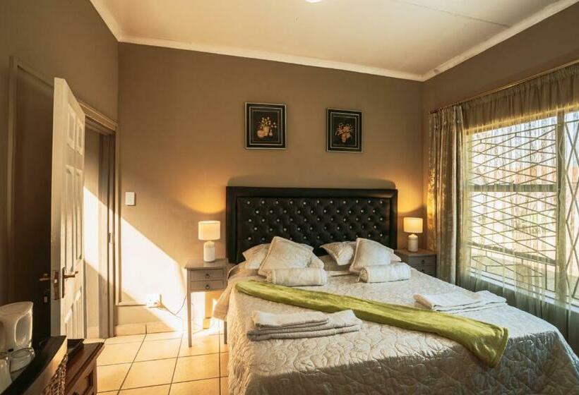 اتاق استاندارد, Ramandire B&b