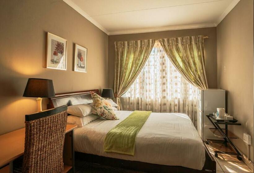 اتاق استاندارد, Ramandire B&b