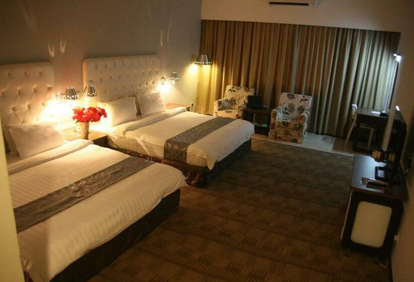 اتاق لوکس خانوادگی, Ritz Garden Hotel Manjung