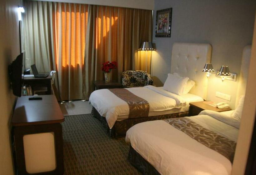 스탠다드 룸 킹사이즈 침대, Ritz Garden Hotel Manjung