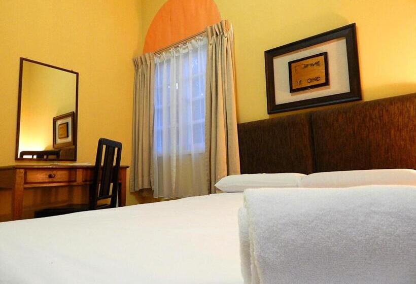 بنجلو قياسى, Rumbia Resort Villa Paka