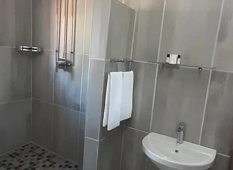 スタンダードトリプルルーム, Westlodge At Graskop B&b