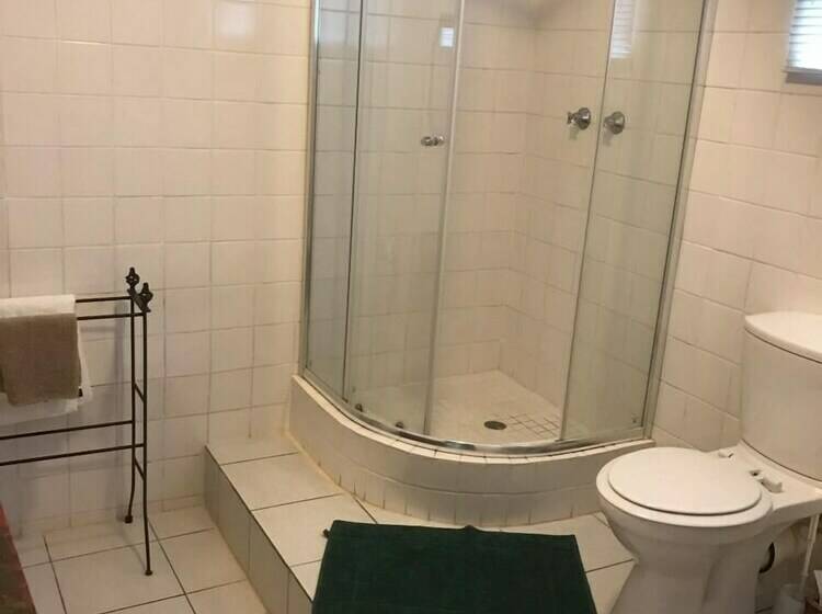 חדר סטנדרט, White House B&b