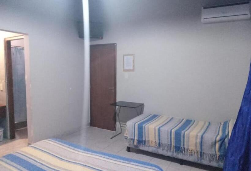 Номер Стандарт Трехместный, Hostal Amancay