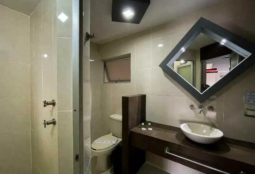 اتاق لوکس, Auto Hotel Mediterráneo